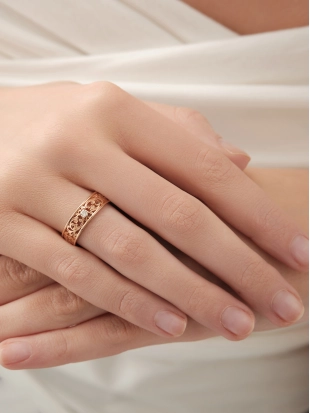 Обручальное кольцо из золота 585 пробы с бриллиантами