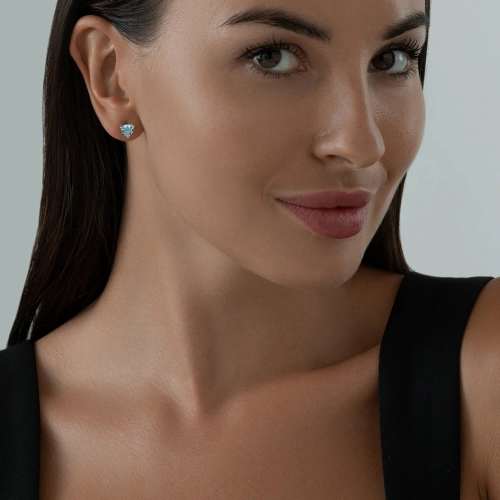 Серьги пусеты из серебра 925 пробы с топазами