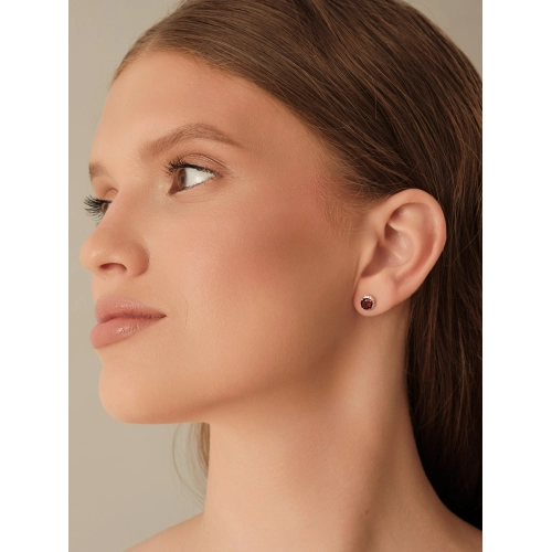 Серьги пусеты из золота 585 пробы с гранатом и фианитами