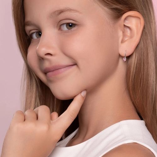 Серьги петельки из серебра 925 пробы с цветными фианитами