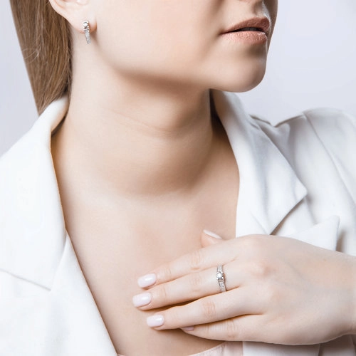 Кольцо из белого золота 585 пробы с бриллиантами