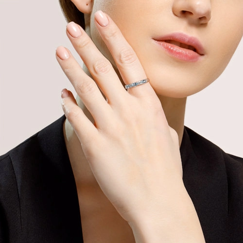 Кольцо из серебра 925 пробы с топазом и фианитами