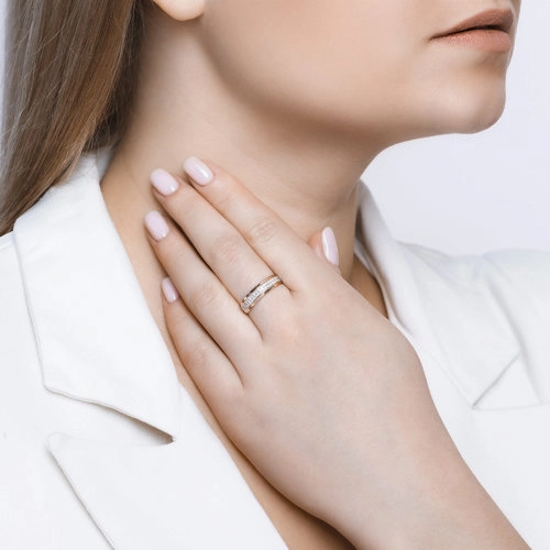 Кольцо из золота 585 пробы с бриллиантами