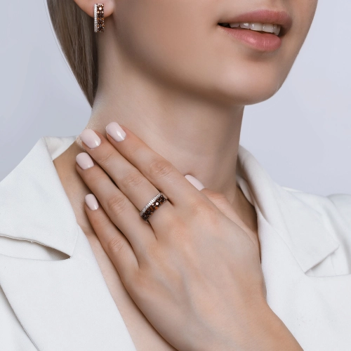 Серьги из серебра 925 пробы с гранатами и фианитами