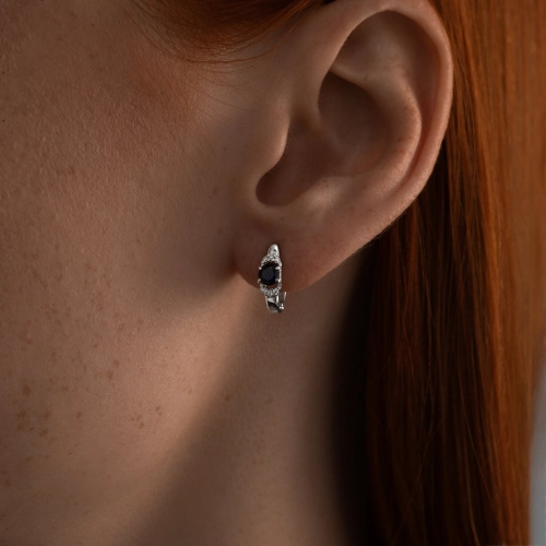 Серьги из серебра 925 пробы с искусвтвенным сапфиром и фианитами