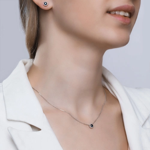 Колье из белого золота 585 пробы с сапфиром и бриллиантами