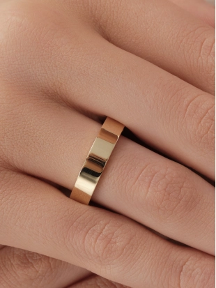 Обручальное кольцо из золота 585 пробы с бриллиантами