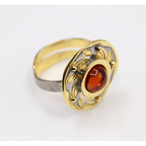 Кольцо из серебра 925 пробы с позолотой, с янтарем