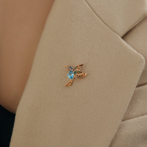 Брошь из золота 585 пробы с топазом и фианитами