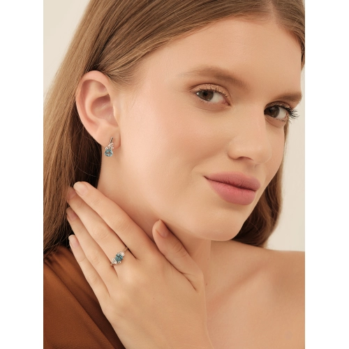 Кольцо из серебра 925 пробы с топазом и фианитами