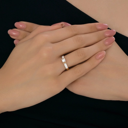 Кольцо из золота 585 пробы с бриллиантами