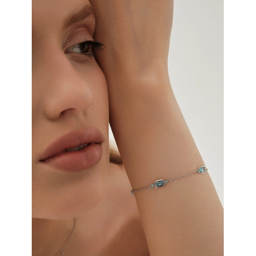 Браслет из белого золота 585 пробы с топазом