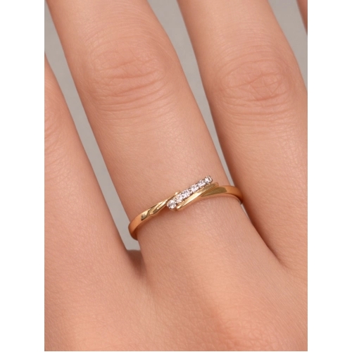 Кольцо из золота 585 пробы с фианитами