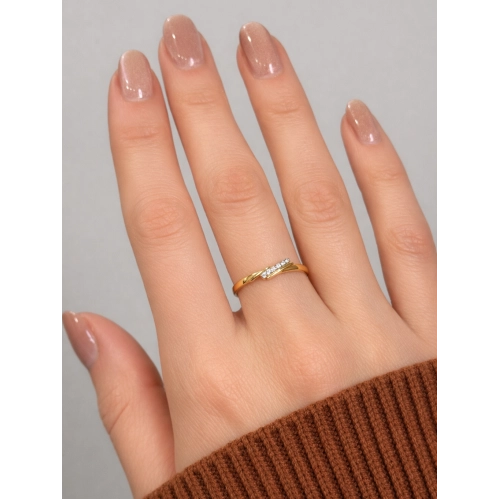 Кольцо из золота 585 пробы с фианитами