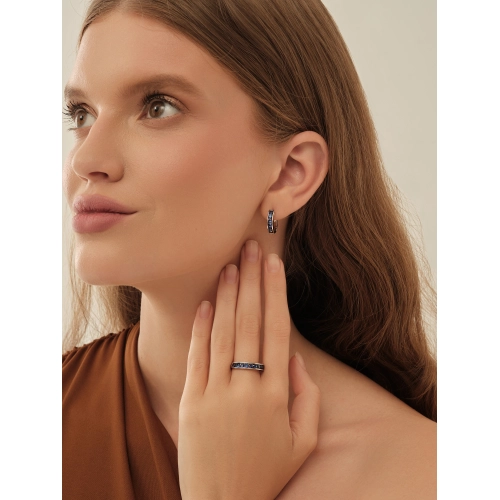 Кольцо из серебра 925 пробы с искусственным сапфиром