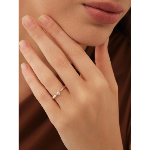 Кольцо из белого золота 585 пробы с бриллиантами