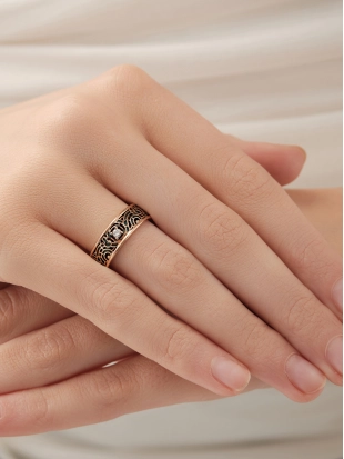 Обручальное кольцо из золота 585 пробы с бриллиантами