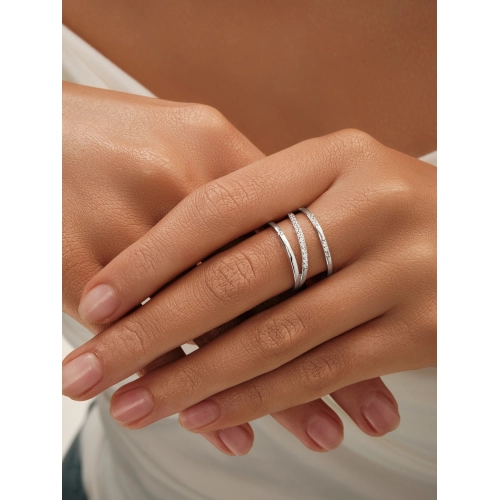 Кольцо из серебра 925 пробы с фианитами