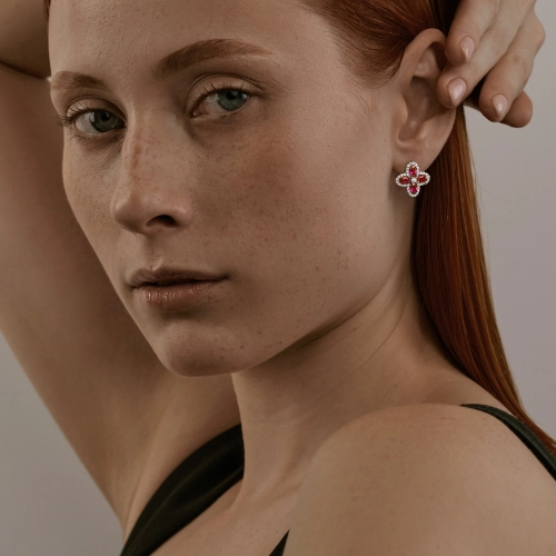 Серьги из серебра 925 пробы с искусственным рубинами и фианитами