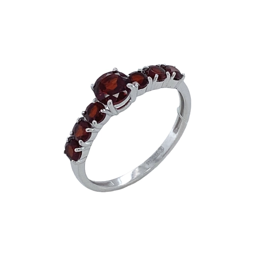 Кольцо из серебра 925 пробы с гранатом