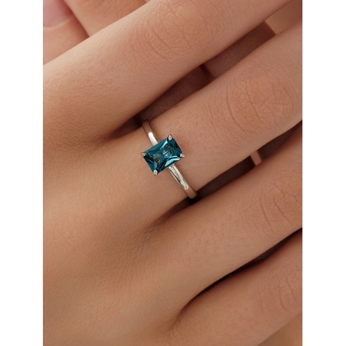 Кольцо из белого золота 585 пробы с топазом London Blue