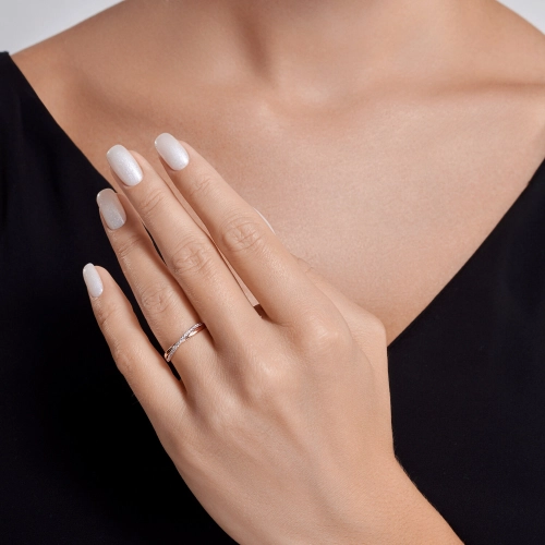 Кольцо из золота 585 пробы с фианитами