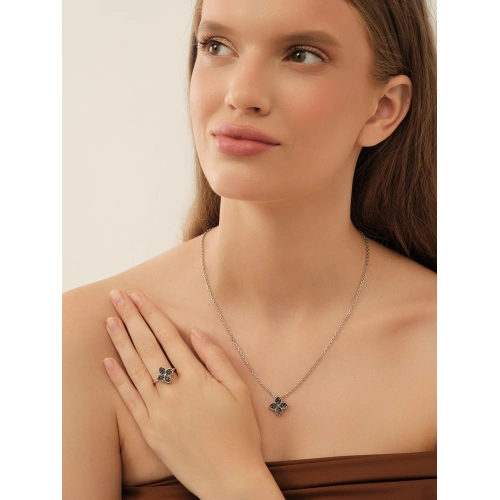 Кольцо из белого золота 585 пробы с черными бриллиантами