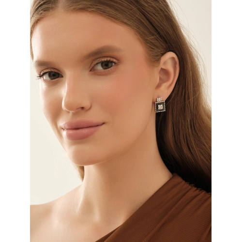 Серьги из белого золота 585 пробы с белыми и черными бриллиантами