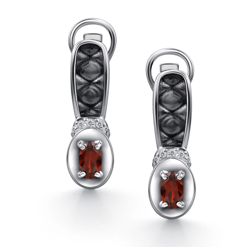 Серьги из серебра 925 пробы с гранатами и фианитами