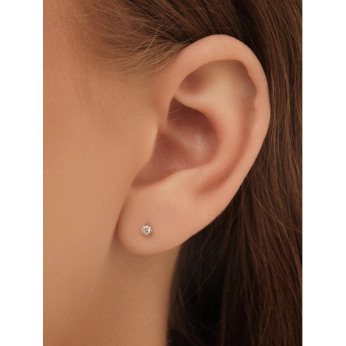 Серьги пусеты из белого золота 585 пробы с фианитами