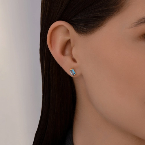 Серьги пусеты из золота 585 пробы с топазами