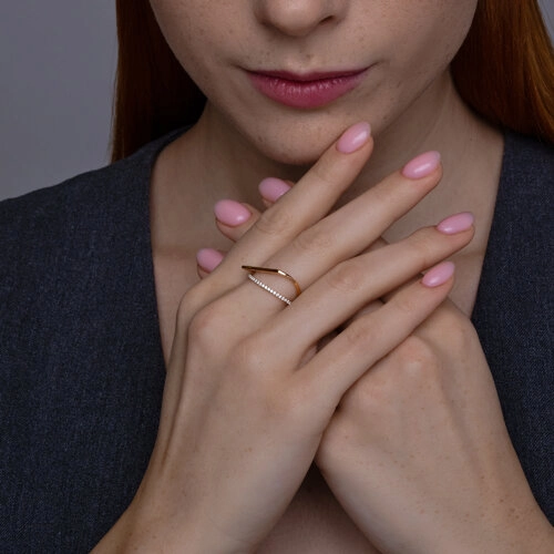 Кольцо из золота 585 пробы с фианитами