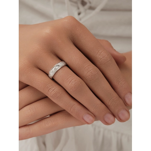 Обручальное кольцо из белого золота 585 пробы с бриллиантами