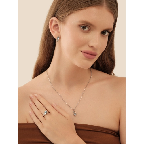 Кольцо из серебра 925 пробы с топазом и фианитами