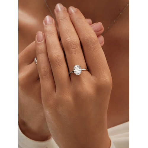 Кольцо из серебра 925 пробы с фианитами