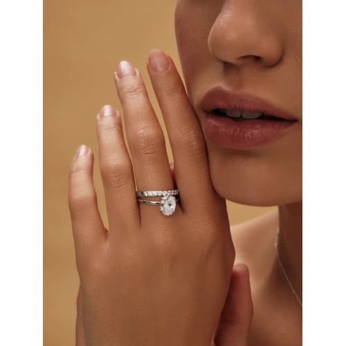 Кольцо из серебра 925 пробы с фианитами