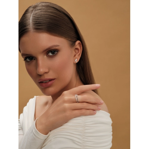 Серьги пусеты из серебра 925 пробы с фианитами