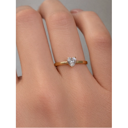 Кольцо из золота 585 пробы с фианитами