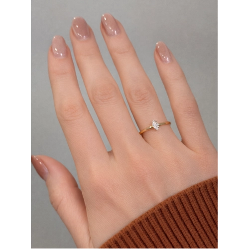 Кольцо из золота 585 пробы с фианитами