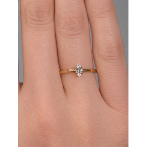 Кольцо из золота 585 пробы с фианитами