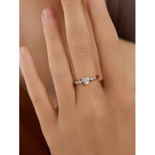 Кольцо из золота 585 пробы с фианитами