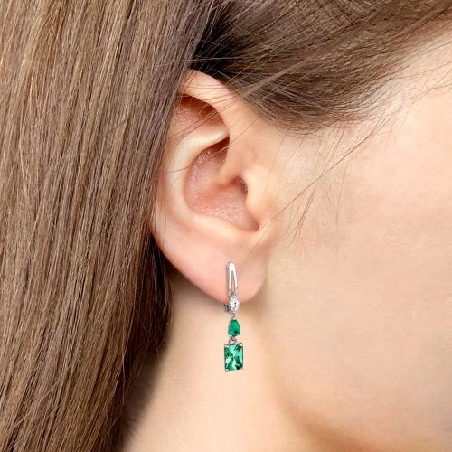 Серьги из серебра 925 пробы с искусственным изумрудом и фианитами