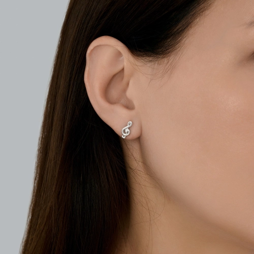 Серьги пусеты из серебра 925 пробы с фианитами