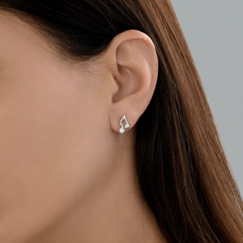 Серьги пусеты из серебра 925 пробы с фианитами