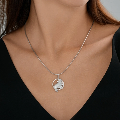 Подвеска из серебра 925 пробы с эмалью и фианитами