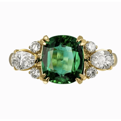 Кольцо из желтого золота 750 пробы с изумрудами и бриллиантами