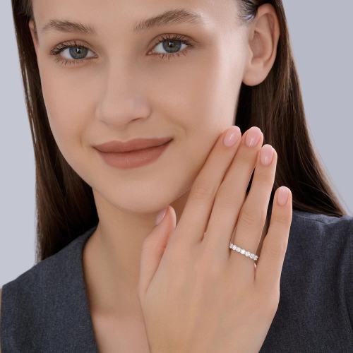 Кольцо из белого золота 585 пробы с выращенными бриллиантами