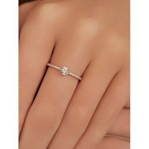 Кольцо из золота 585 пробы с бриллиантами