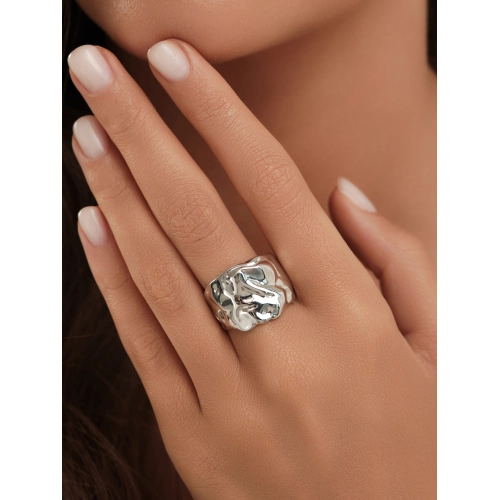 Кольцо из серебра 925 пробы