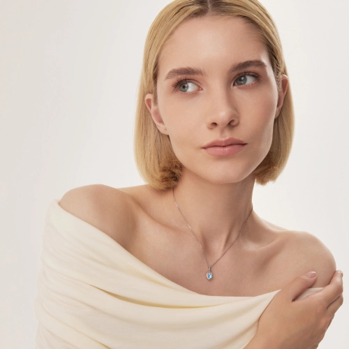 Подвеска из серебра 925 пробы с топазами и фианитами